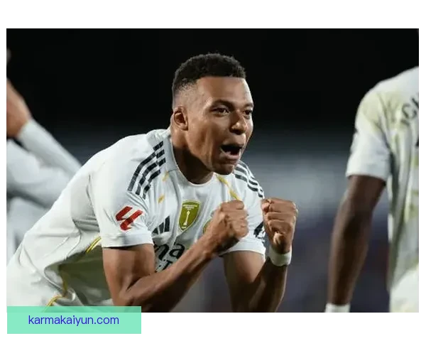 姆巴佩中锋尝试表现稳健，逐渐适应新角色发展潜力。